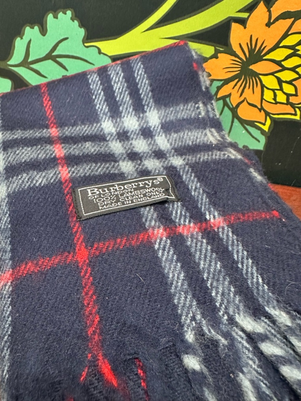 Burberrys Vintage Lambswool Scarf Made in England Navy Check - Picture 7 of 8